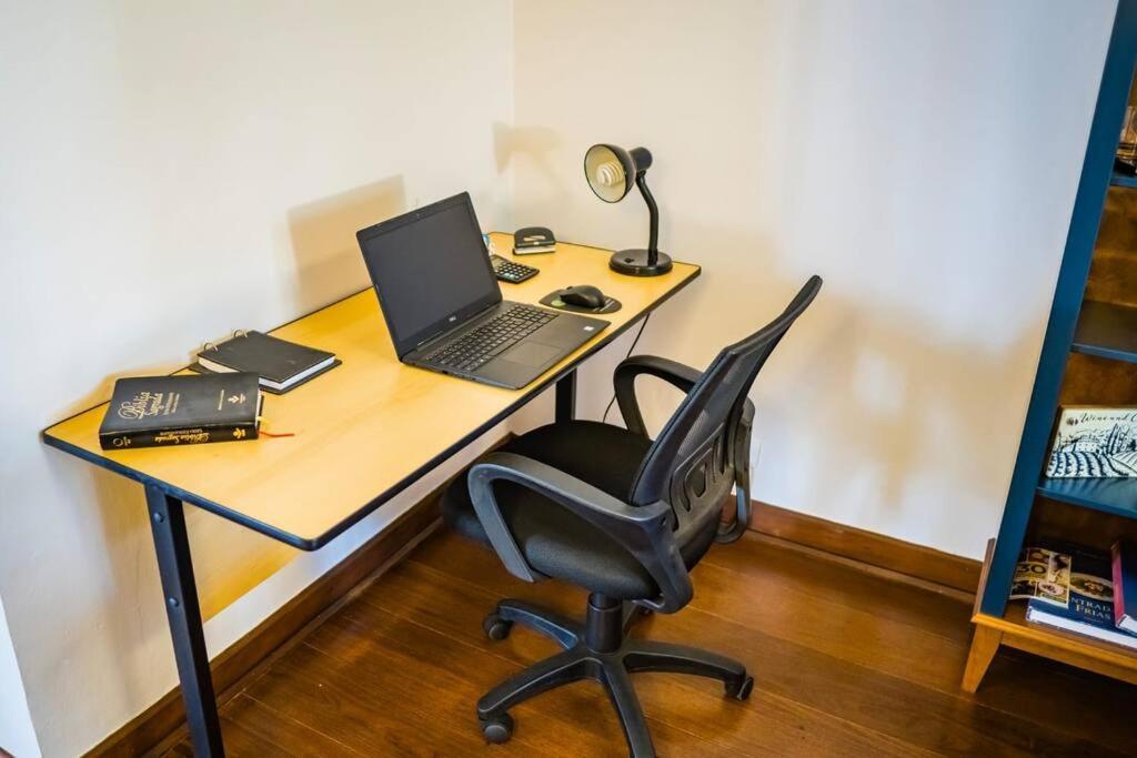 L 11 - Conforto Familia A Poucos Passos Do Capivari, Lareira , Wifi E 3 Quartos- By Hostyn Apartment *